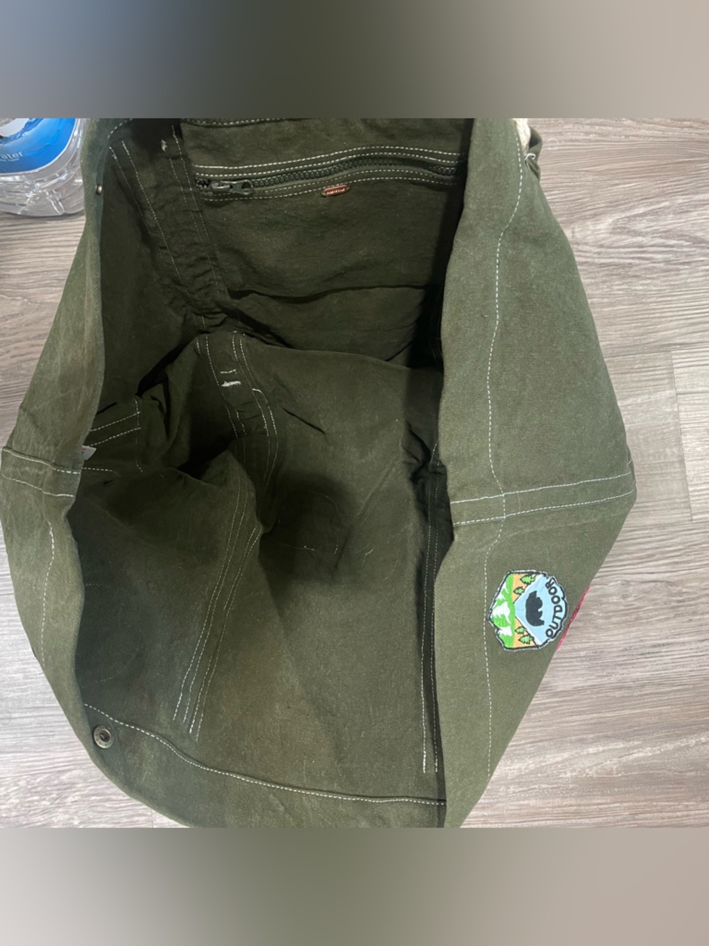 NEW FREE PEOPLE SEA SERPENT GREEN BEEN THERE BADGE PATCHES CANVAS TOTE BAG - Picture 6 of 7